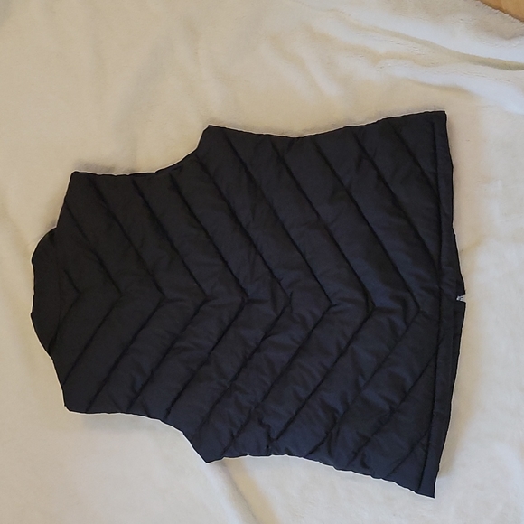 Gap down vest - Picture 2 of 3